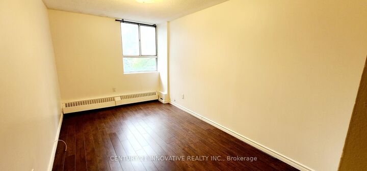 Photo de la propriété: 1950 Kennedy Road 405 ON M1P 4S9
