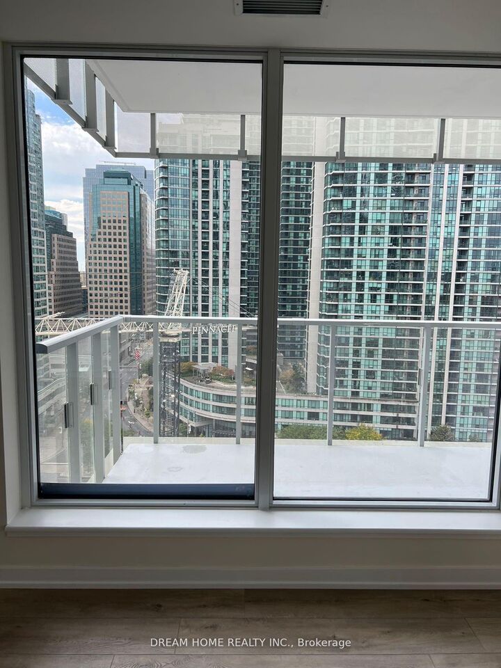 Property Photo:  28 Freeland Street 1304  ON M5E 0E3 