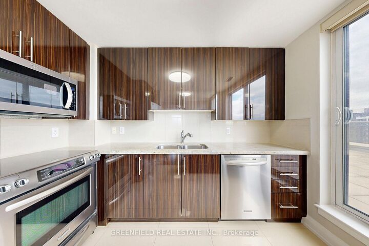 Property Photo: 55 De Boers Drive Lph03 ON M3J 0G5