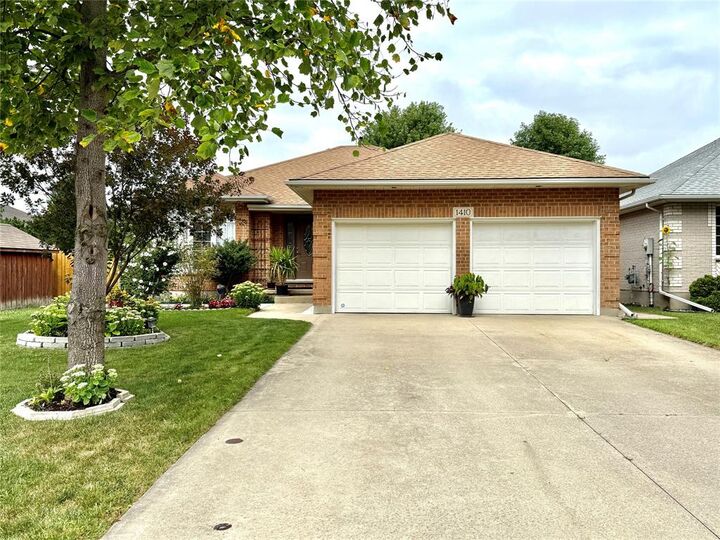 Photo de la propriété:  1410 David Bolduc Street  ON N7W 1C3 