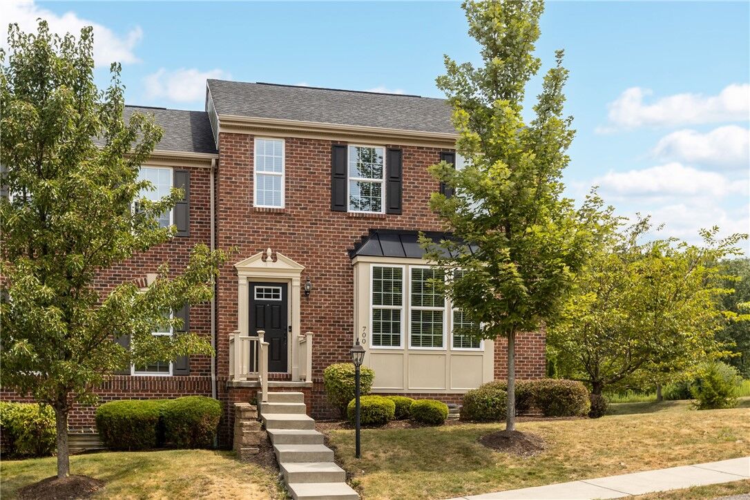 Property Photo:  700 Carver Dr  PA 15090 