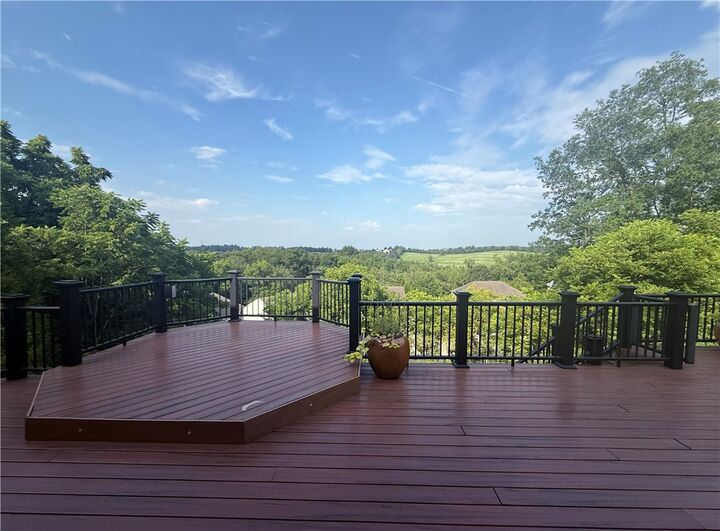 Property Photo: 127 Lake Colony PA 15367