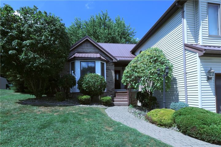 Property Photo: 106 Hedgewood Circle PA 15601