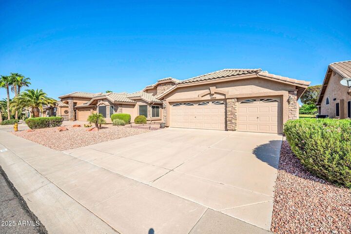 Property Photo: 8962 W Wescott Drive AZ 85382