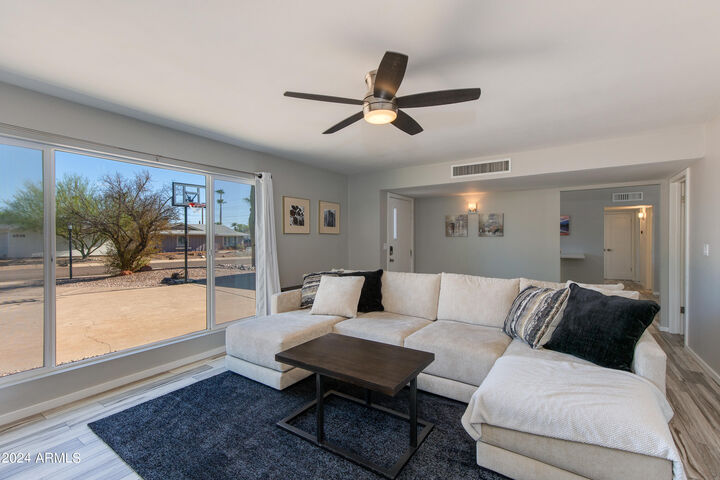 Property Photo: 6537 E Palm Lane AZ 85257
