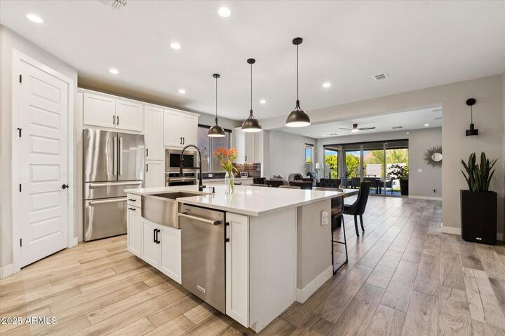 Property Photo:  1946 W Horsetail Trail  AZ 85085 