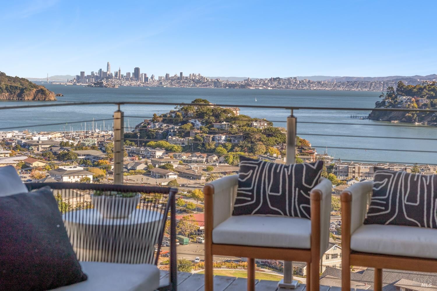 Property Photo: 45 Corinthian Court 32 CA 94920