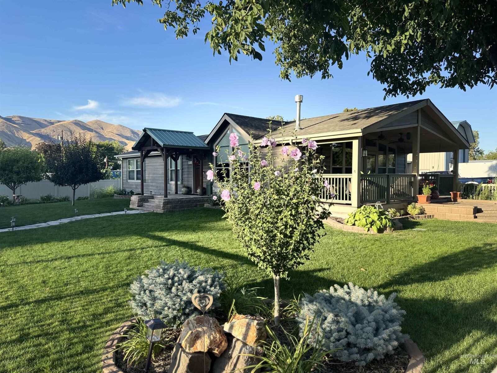 Property Photo:  811 14th St.  WA 99403 