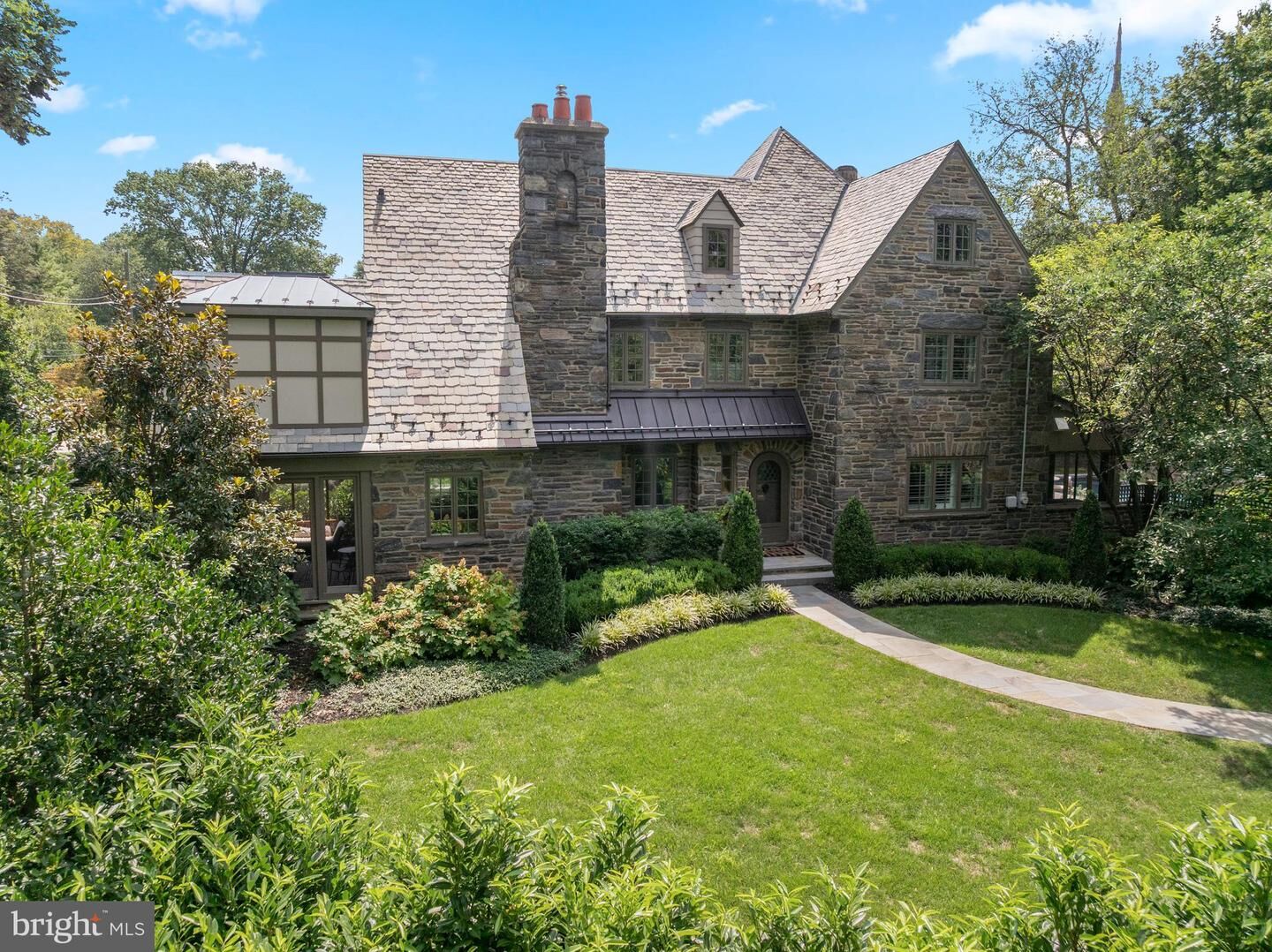Property Photo: 135 Fishers Road PA 19010