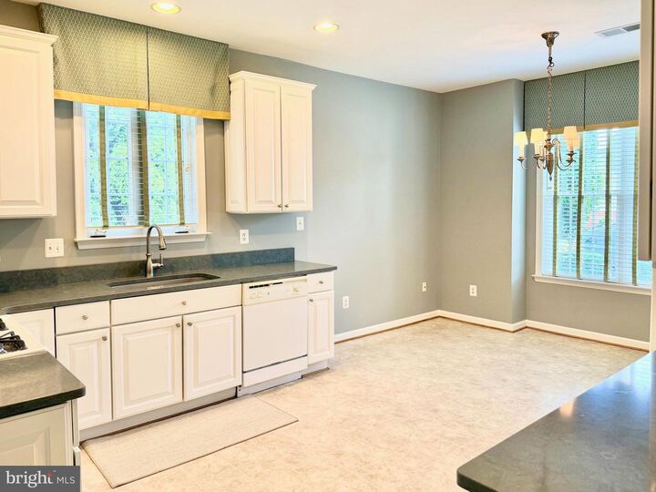 Property Photo: 13737 Heritage Valley Way VA 20155