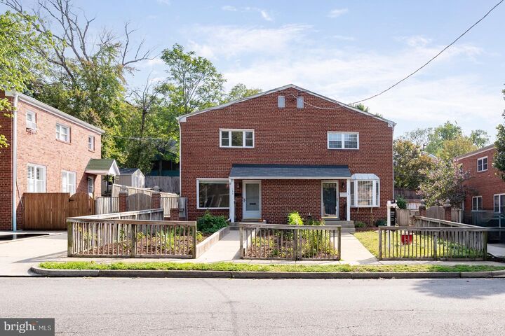 Property Photo:  133 E Taylor Run Parkway  VA 22314 