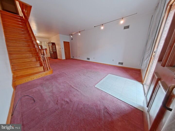 Property Photo: 1507 W Shunk Street PA 19145