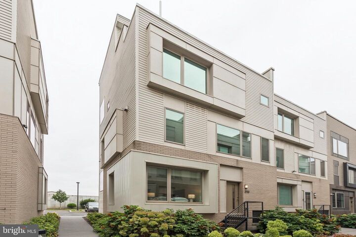 Property Photo: 2113 Kensington Walk PA 19125