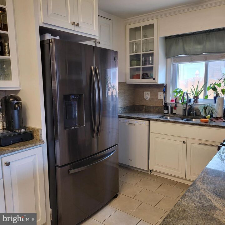 Property Photo: 710 W Glebe Road A VA 22305