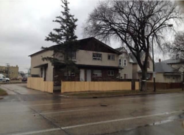 Property Photo: 729 Maryland Street MB R3E 1W3
