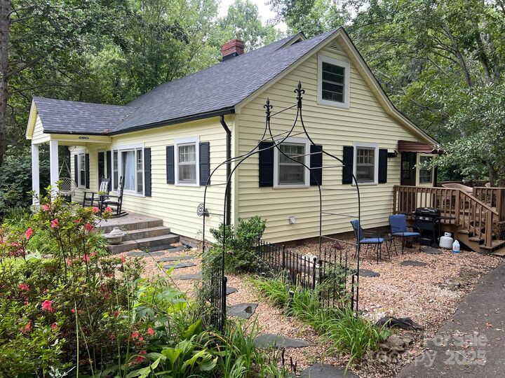 Property Photo: 404 Patton Street NC 28655