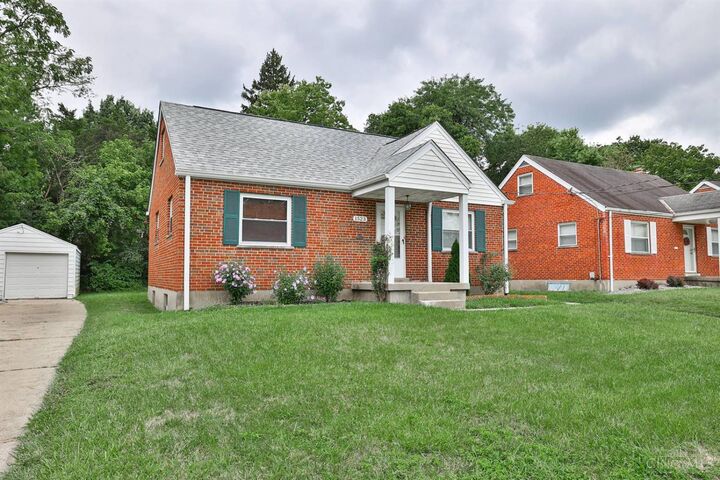 Property Photo:  1523 Gardenwood Court  OH 45231 