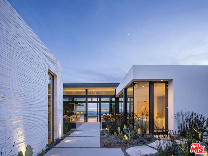 Property Photo: 9006 Thrasher Ave CA 90069