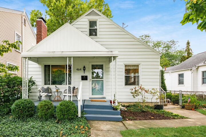 Property Photo: 464 Crestview Road OH 43202