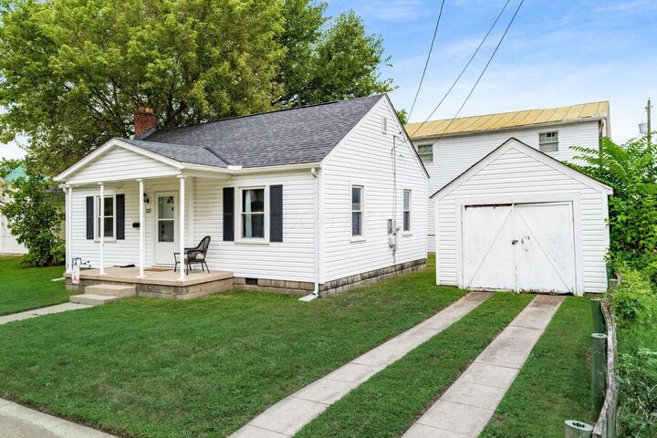 Property Photo: 222 N Maple Street OH 43130