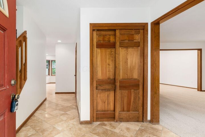 Property Photo: 1013 Lori Lane OH 43081
