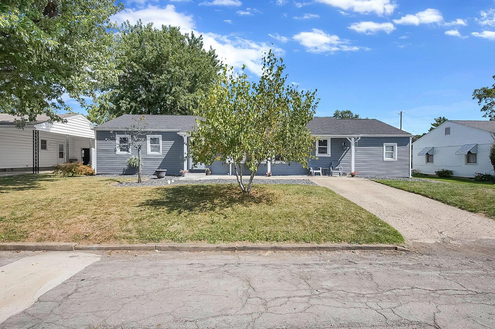 Property Photo:  1040 Sunshine Street  OH 43113 