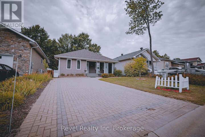 Photo de la propriété: 256 Thelma Avenue ON P1A 4M8