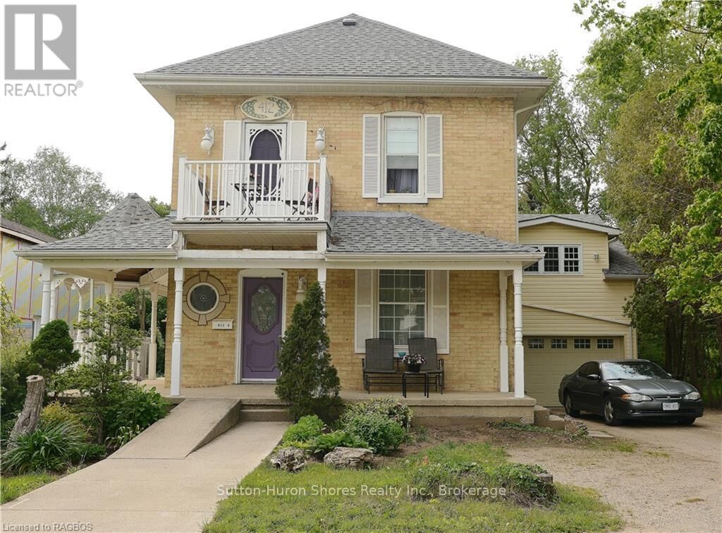 Property Photo:  412 Goderich Street  ON N0H 2C1