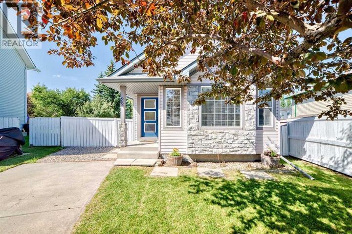 Property Photo: 22 Harvest Rose Place Northeast AB T3K 4M6