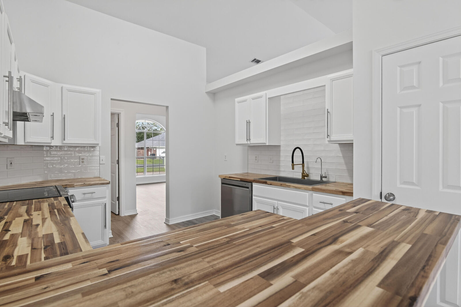 Property Photo: 151 Beacon Way FL 32459