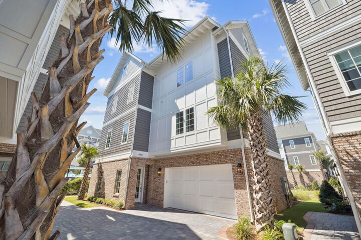 Property Photo:  418 Henderson Cottage Way  FL 32541 