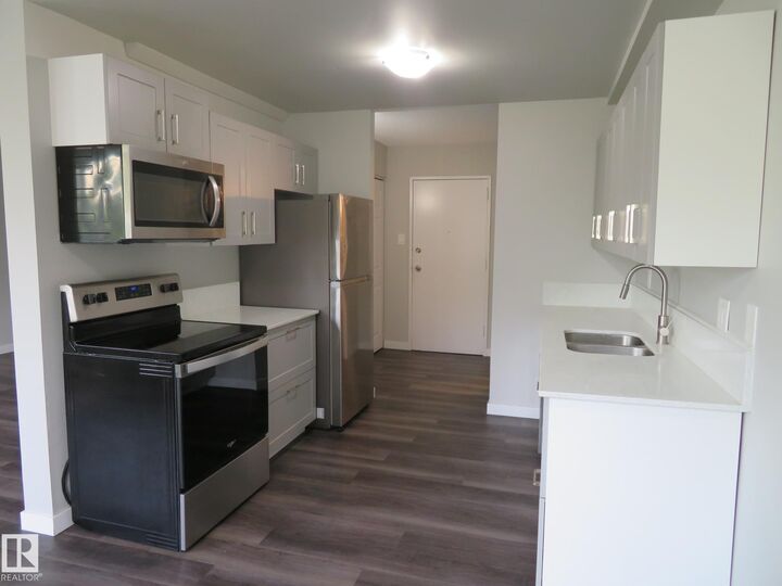Property Photo: 7805 159 Street NW 205 AB T5R 2E1