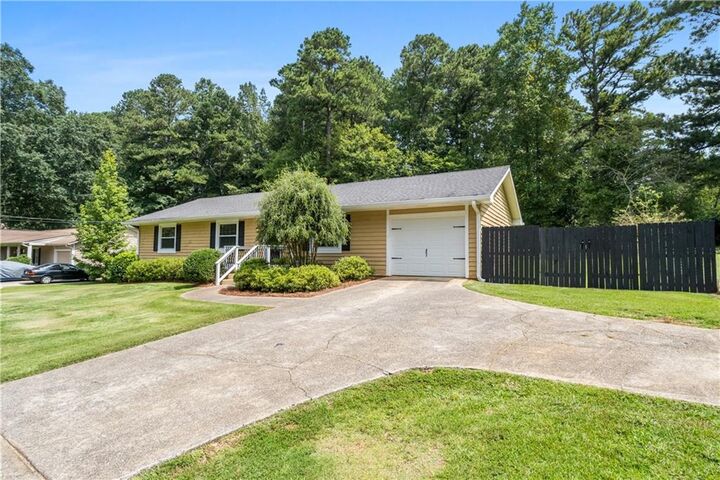 Property Photo: 3070 Mars Hill Church Road NW GA 30101