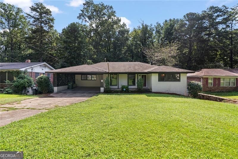 Property Photo: 1806 Fort Valley Drive SW GA 30311