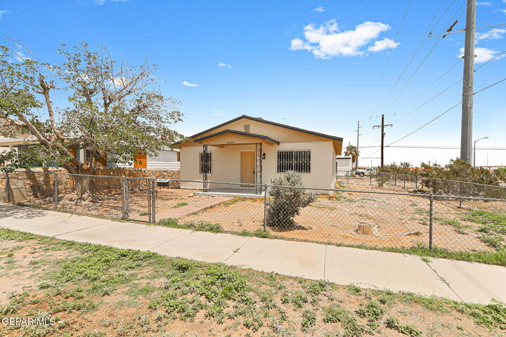 Property Photo:  4029 Lincoln Avenue  TX 79930 