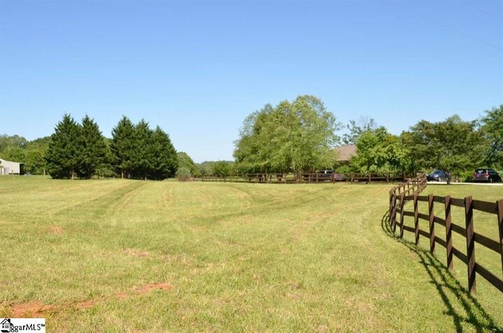 Property Photo: 400 Link Road SC 29670