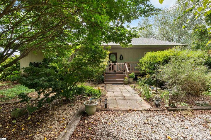 Property Photo:  400 Link Road  SC 29670 