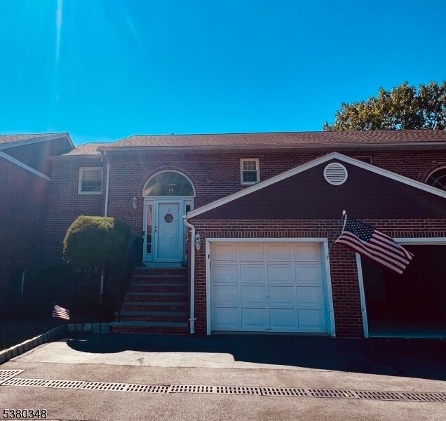Property Photo: 3 Beacon Hill Commons NJ 07442