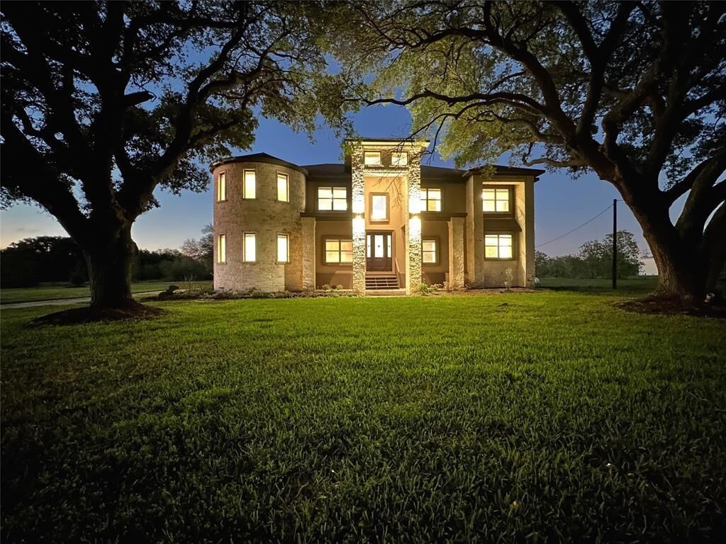Property Photo: 7737 Brookside Road TX 77581