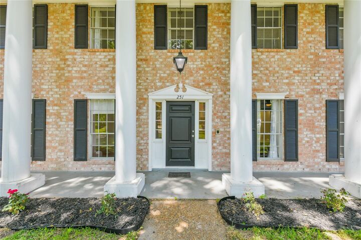 Property Photo: 251 Saint Cloud Drive TX 77546