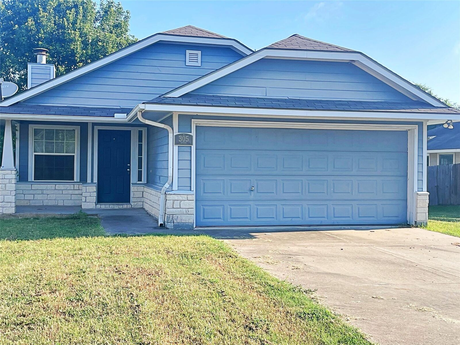 Property Photo:  305 Duprie Drive  TX 77833 