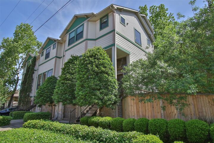 Property Photo: 1335 Fairview Avenue TX 77006