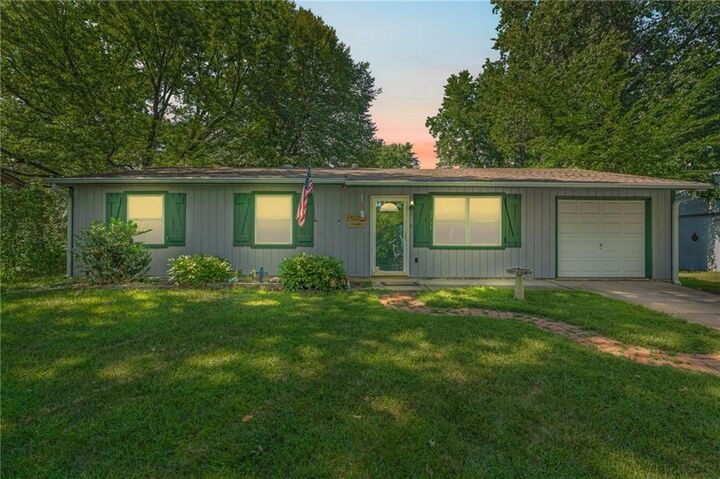 Property Photo:  2717 Ponderosa Drive  KS 66046 