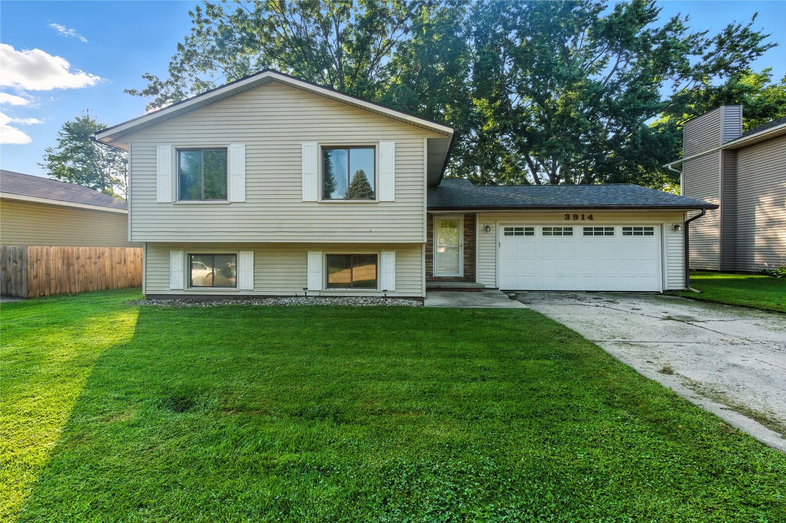 Property Photo: 3914 Heritage Road IA 50613