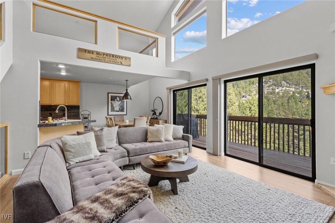 Property Photo: 400 Fairview Blvd 218 CA 89451