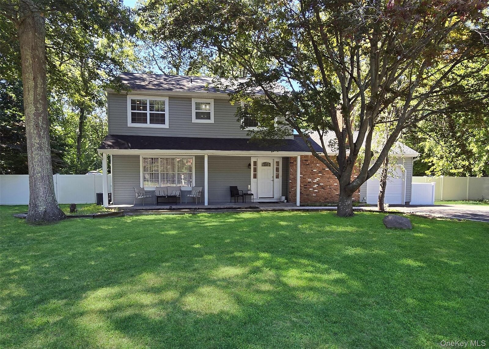 Property Photo:  26 Royal Way  NY 11786