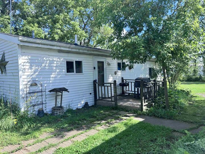 Property Photo:  5586 N 1st Ave  MN 55757 