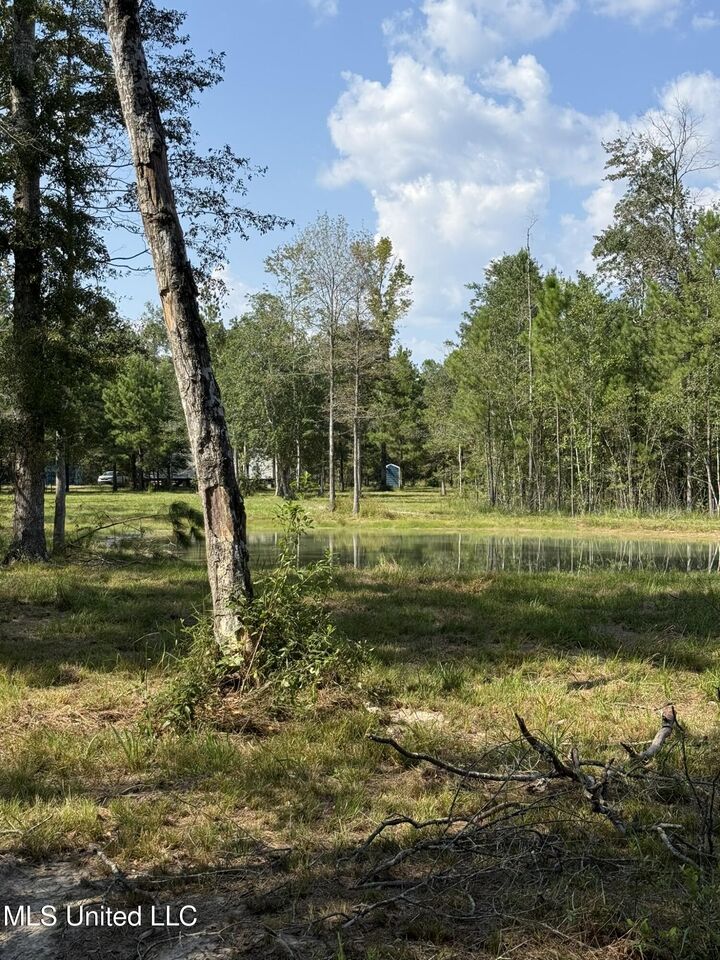 Property Photo: 400-B New Hope Road MS 39577