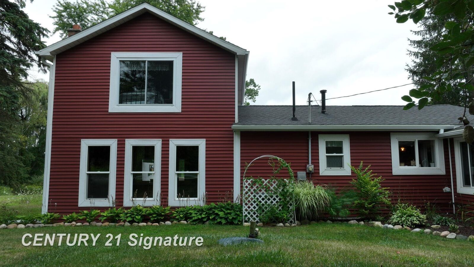Property Photo: 5865 Hunter Road MI 48612
