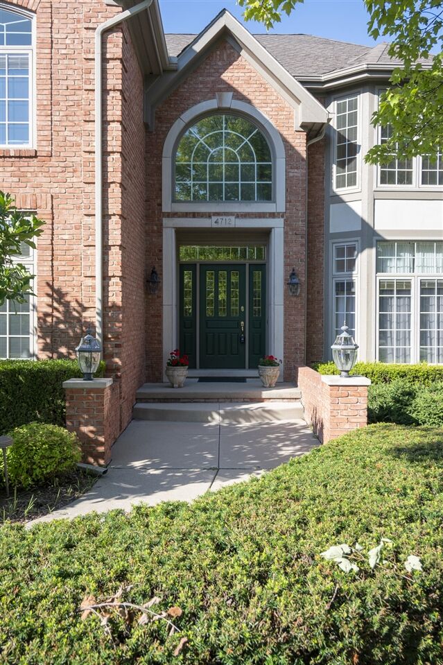 Property Photo:  4712 Rambling Court  MI 48098-6629 